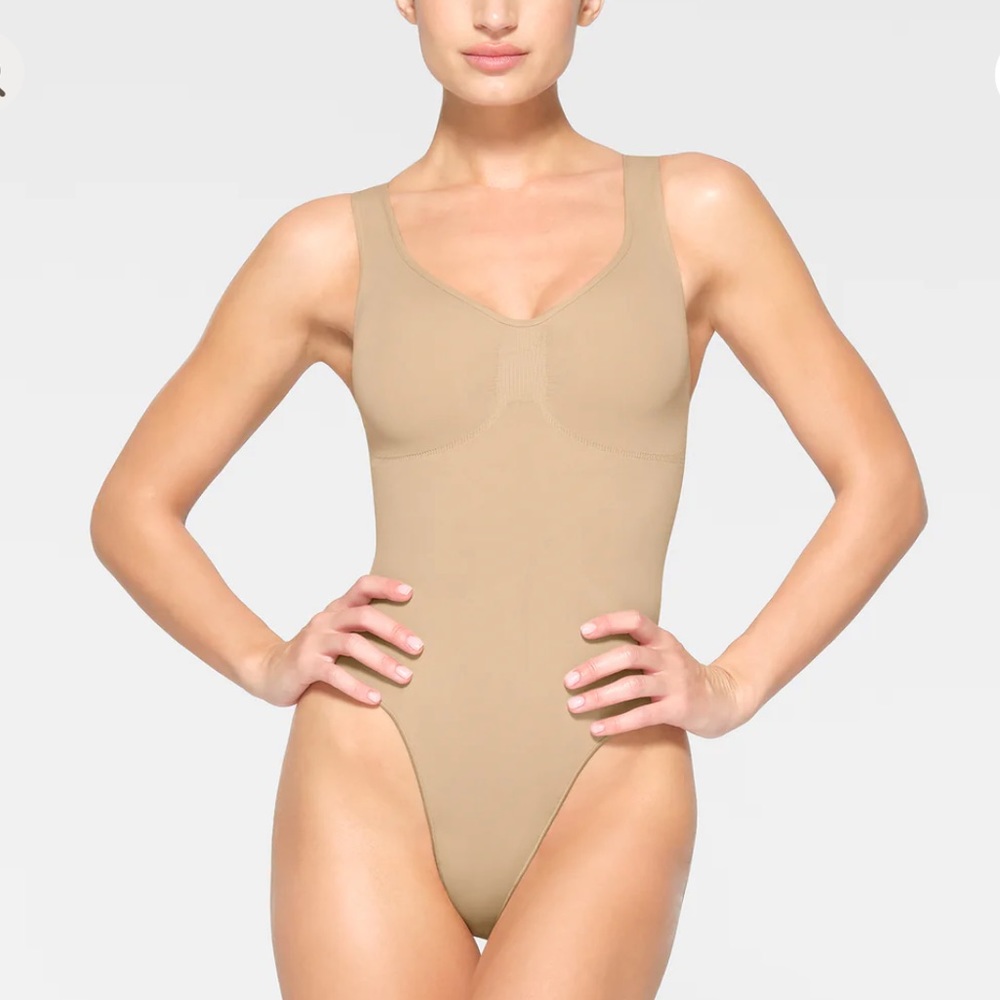 SCOOP NECK THONG BODYSUIT